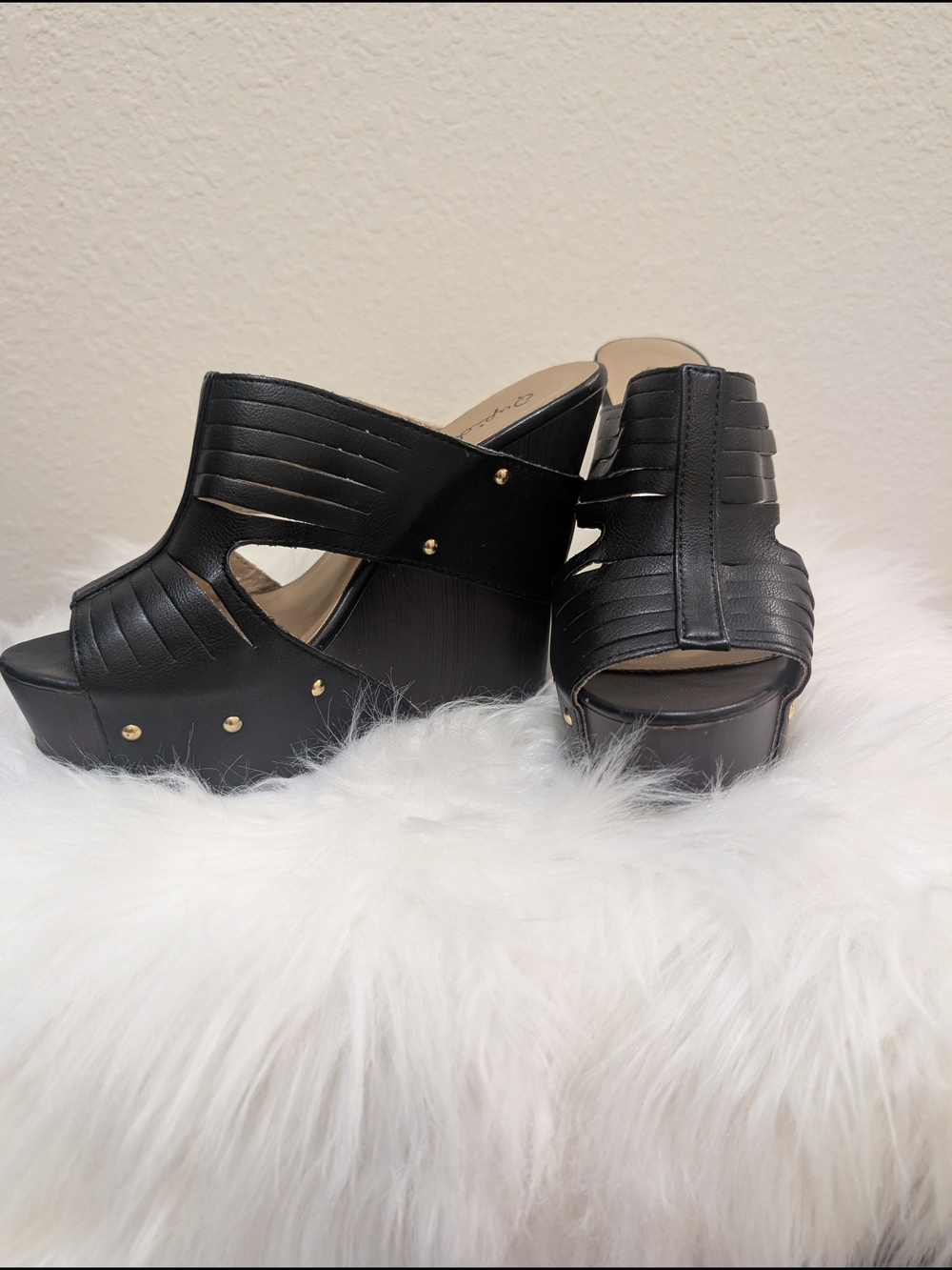 Qupid Black Strappy Platform Wedge Sandals